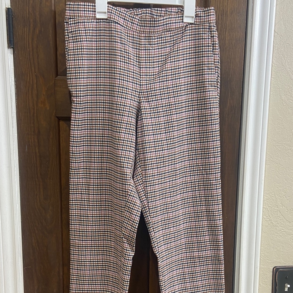Old Navy women’s Checkered Pants - Black and Brown with a little mauve